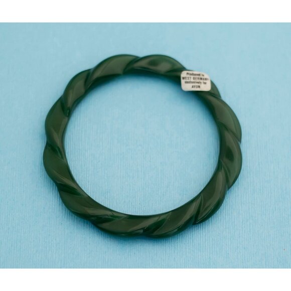 Vintage Green Cyclone Bangle Bracelet by Avon - 7 3/4 inch - N8 - Picture 1 of 4